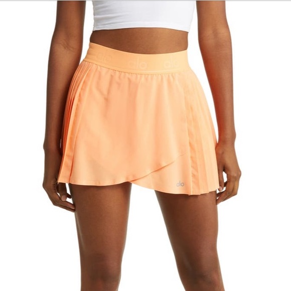 ALO ✨ NWT TENNIS SKIRT IN CANTELOPE - Picture 2 of 12